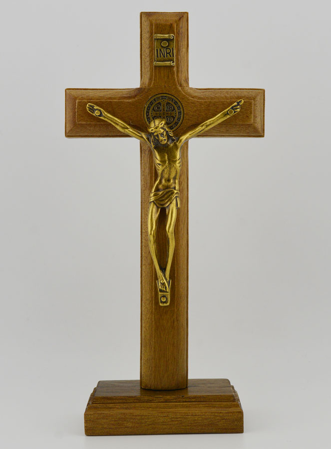 Crucifix de Saint Benoît en Bois Avec Socle Amovible - 17cm (pic 1)