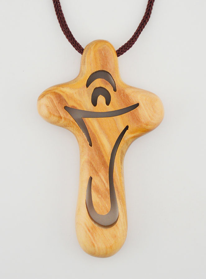 Pendentif Croix d'Aube Ajouré en Bois d'Olivier (pic 1)