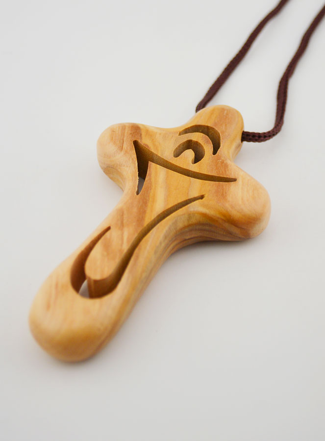 Pendentif Croix d'Aube Ajouré en Bois d'Olivier (pic 4)