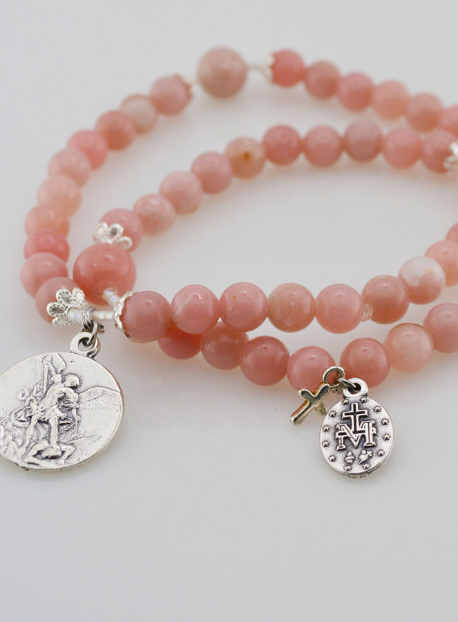 Bracelet Chapelet en Pierres d'Opale Rose - Saint Michel & Miraculeuse (pic 4)