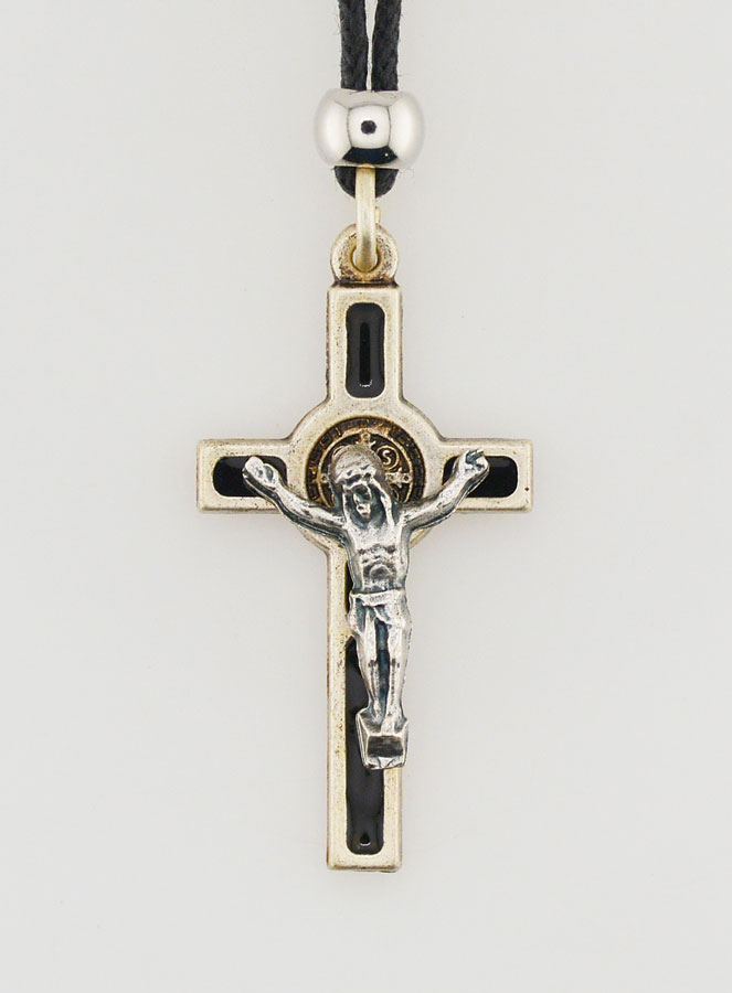 Collier Religieux Croix de Saint Benoit - Noir (pic 1)