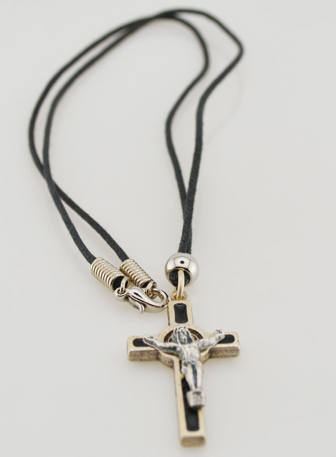 Collier Religieux Croix de Saint Benoit - Noir (pic 4)