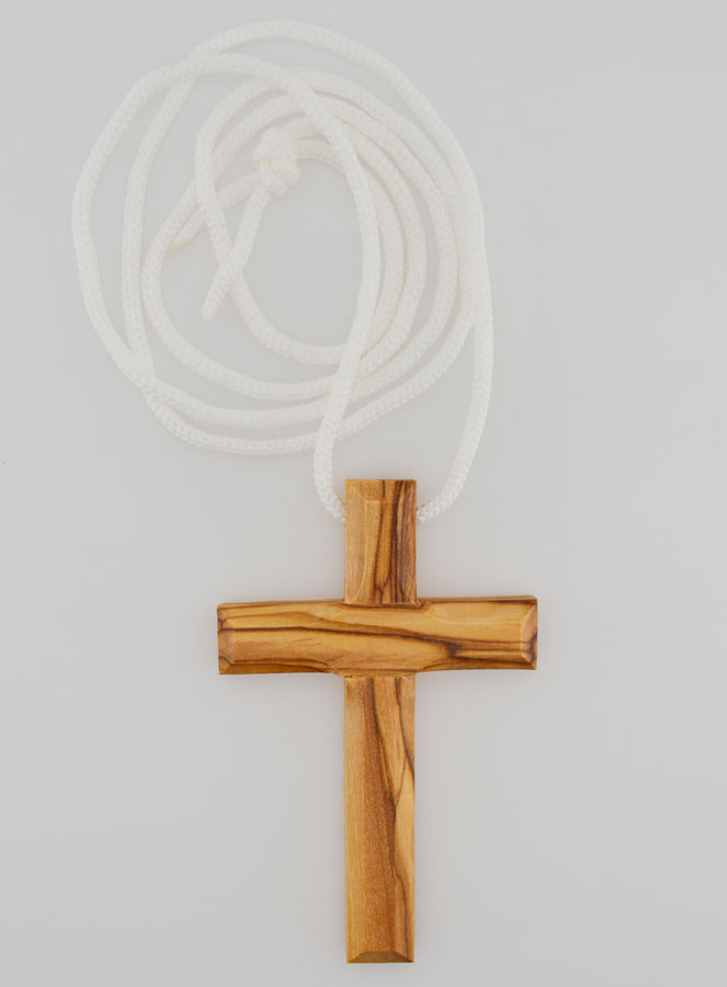 Croix d'Aube de Communion en Bois d'Olivier avec Cordon 7 cm (pic 2)
