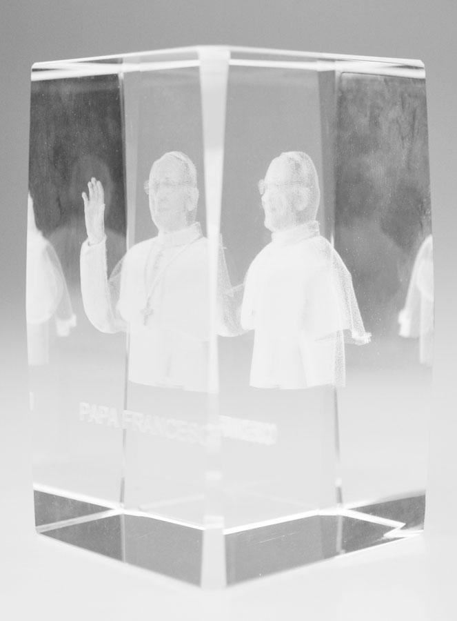 Cadre Icône Pape François Gravé au Laser (pic 2)