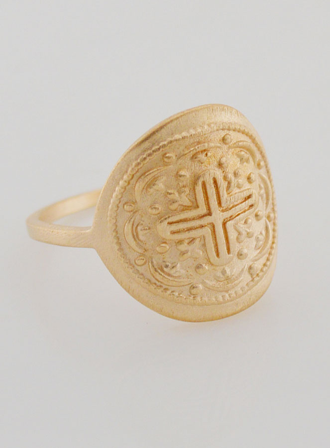 Bague Croix du Christ Sculptée - Plaqué Or - Taille 60 (pic 3)