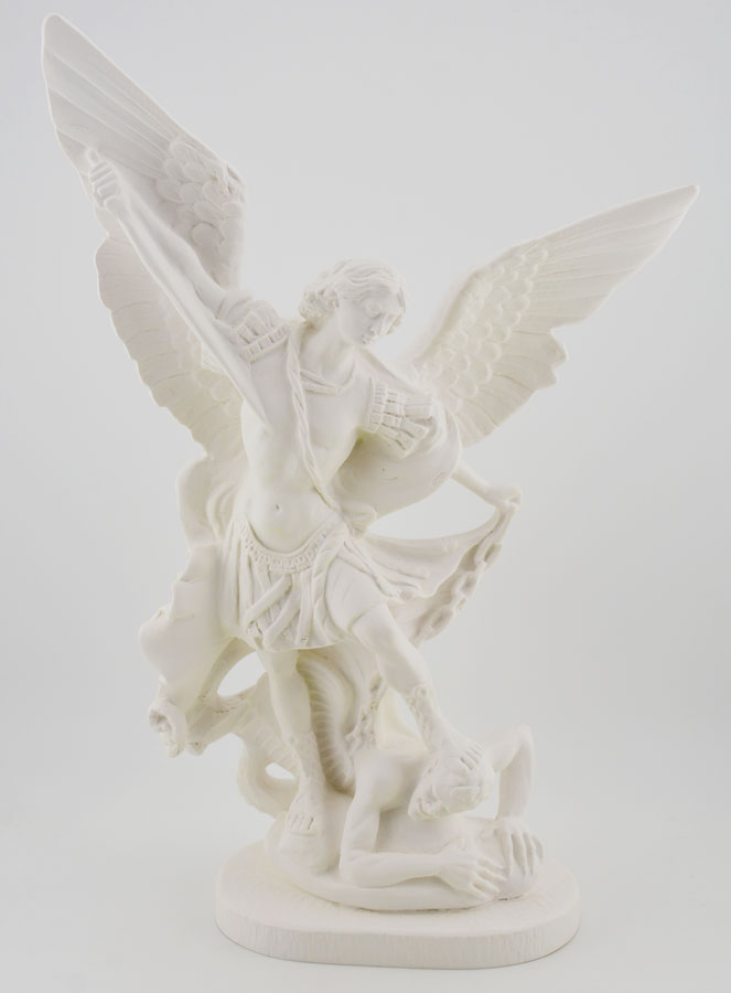 Statue de Saint Michel en Résine Phosphorescente - 30cm (pic 1)