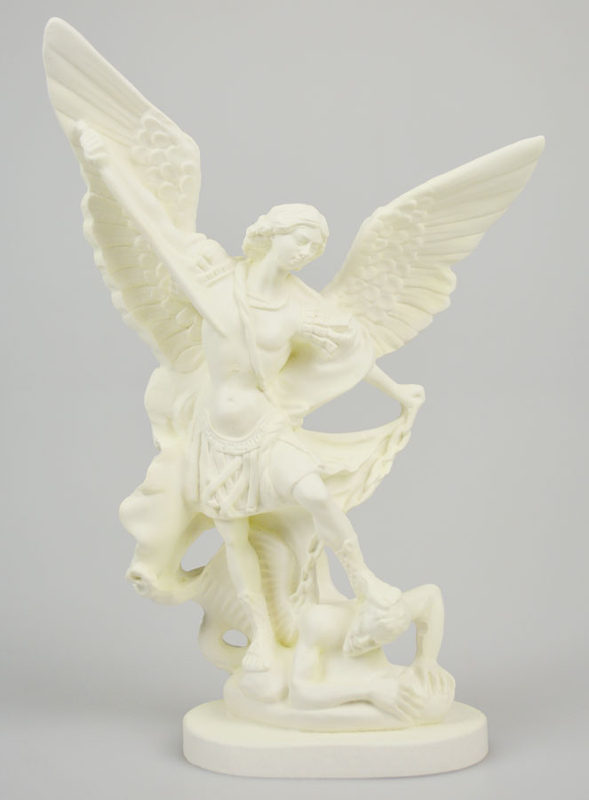 Statue de Saint Michel en Résine Phosphorescente - 20cm (pic 1)