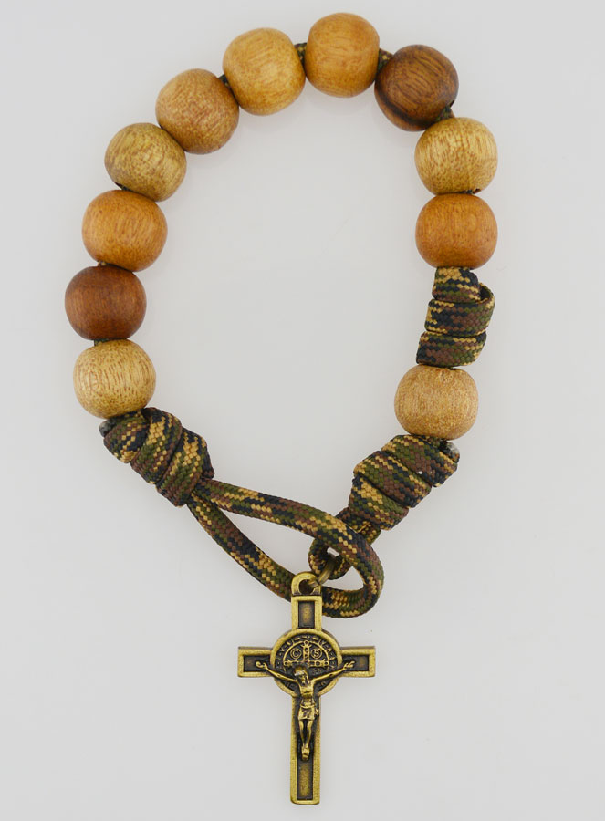 Bracelet Dizainier Gros Grains & Croix de Saint Benoit (pic 1)