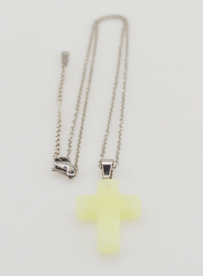 Collier Religieux Chaîne Inox & Croix Phosphorescente (pic 3)