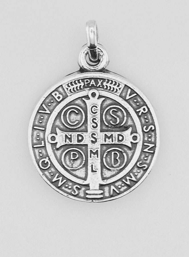 Médaille de Saint Benoît en Argent Plaqué - 10mm (pic 1)