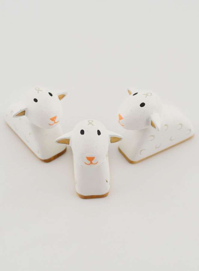 Crèche de Noël - 3 Moutons 4cm (pic 4)