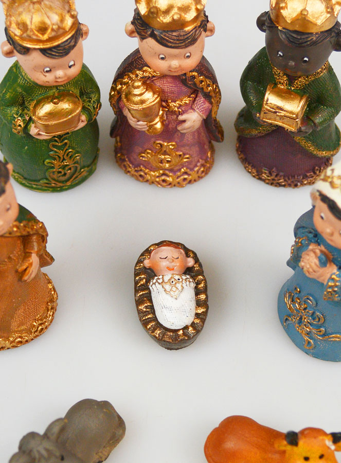 Crèche de Noël 8 Santons - 8cm (pic 2)