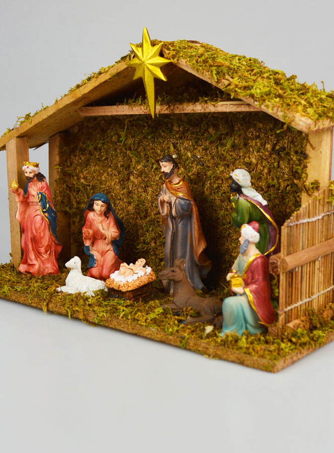 Crèche de Noël 8 Santons et Étable - 35cm (pic 4)