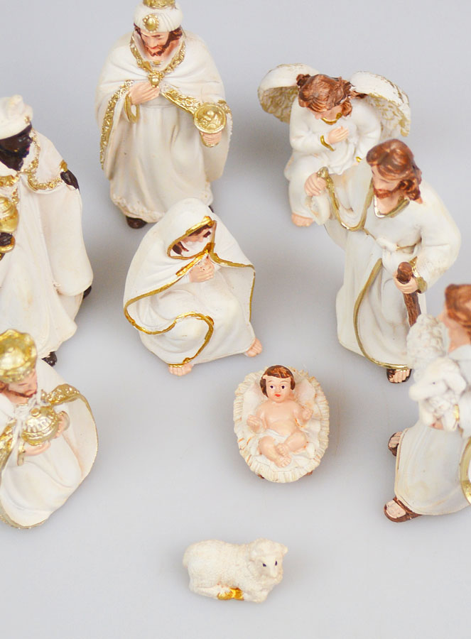 Crèche de Noël 11 Santons Blanc & Or - 8,5cm (pic 2)