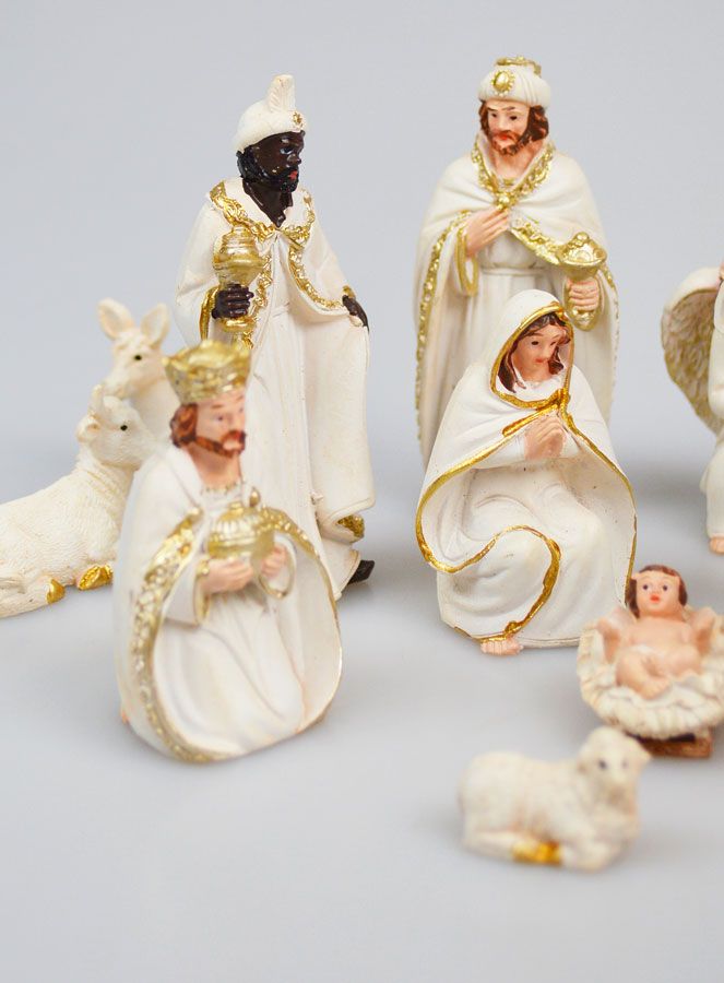 Crèche de Noël 11 Santons Blanc & Or - 8,5cm (pic 3)