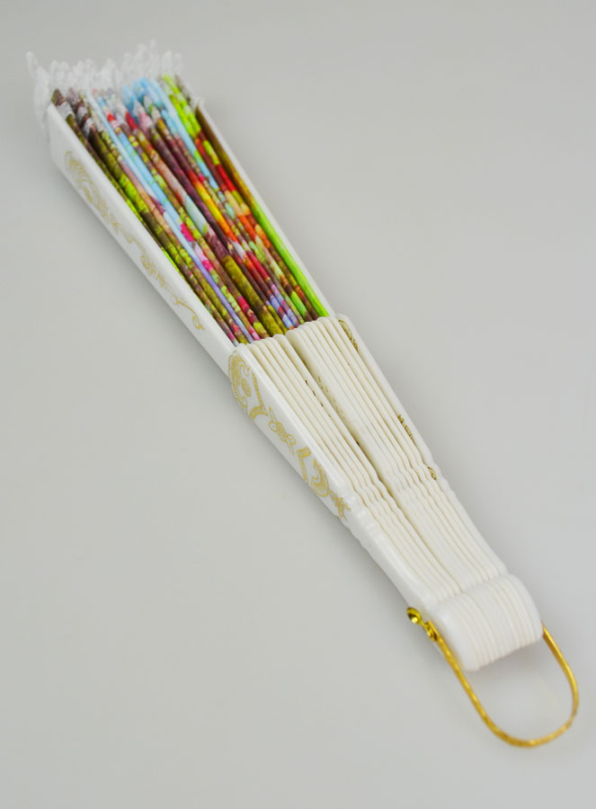 Eventail Blanc de Lourdes (pic 4)