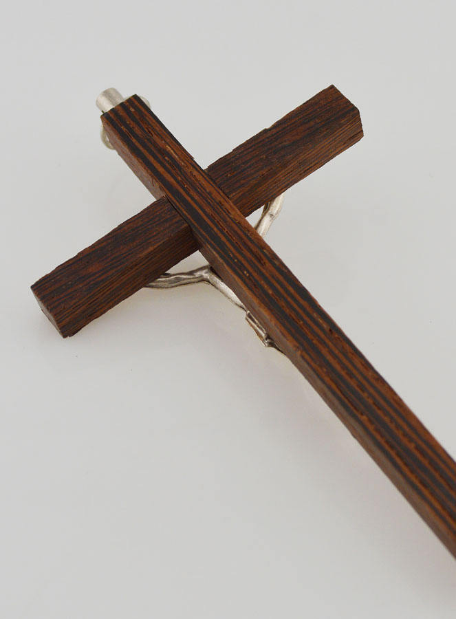 Crucifix en Bois Christ en Métal Argenté (pic 4)