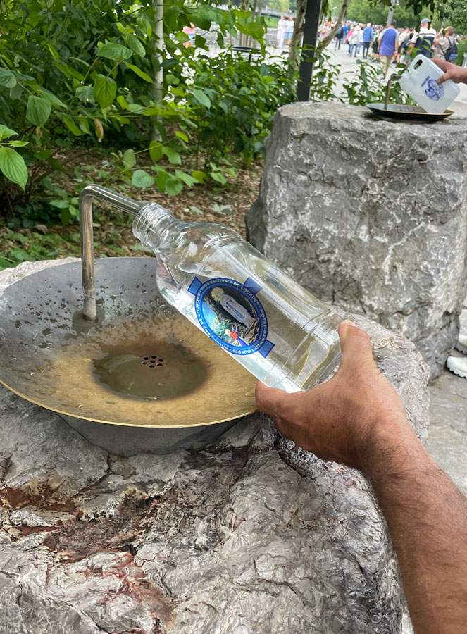 Bouteille Eau de Lourdes (pic 4)