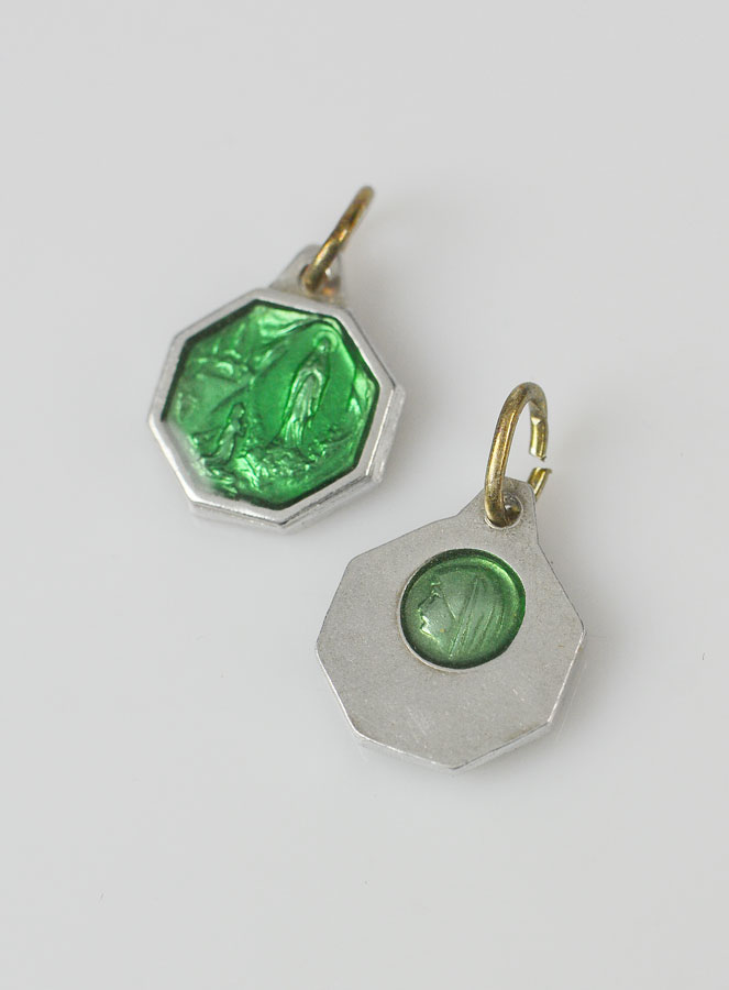 Médaille Notre Dame de Lourdes 11mm - Verte (pic 2)