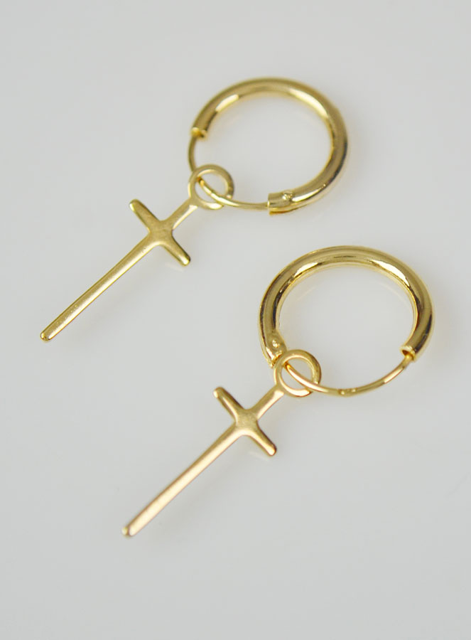 Boucles d'Oreilles Créoles Grande Croix en Plaqué Or (pic 3)