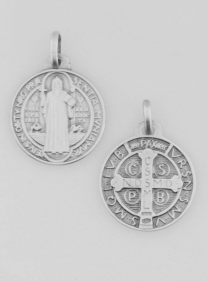 Médaille Saint Benoit en Argent Massif - 18mm (pic 1)