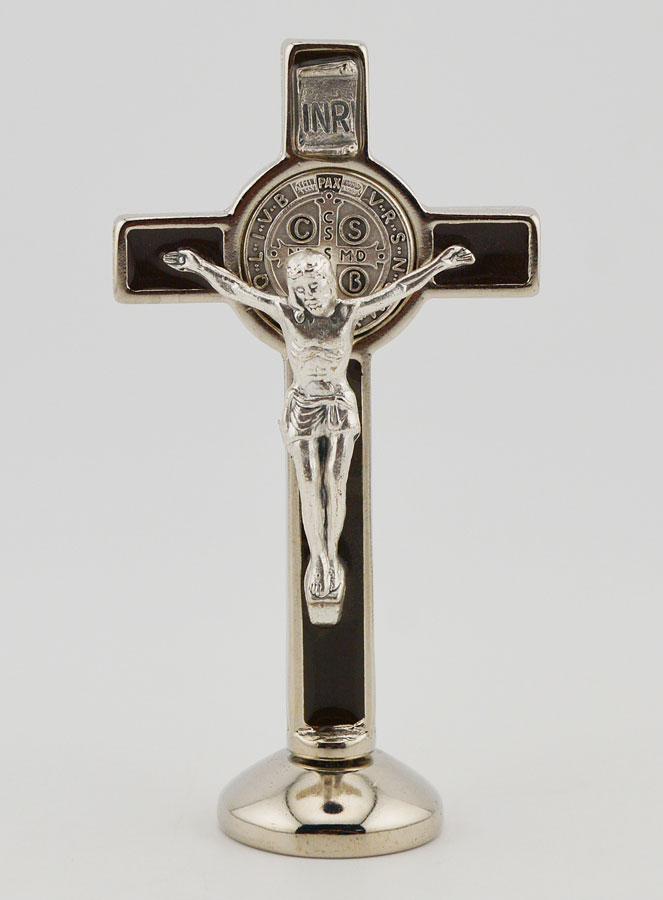 Croix de Saint Benoît Argenté sur Socle - Marron (pic 1)