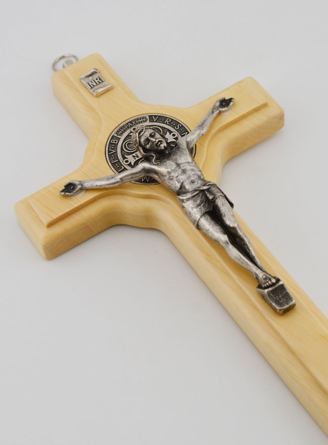 Crucifix Croix de Saint Benoit en Bois Ton Clair - 21cm (pic 3)