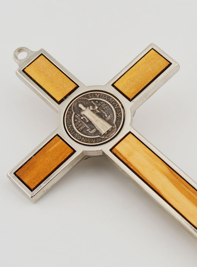 Croix de Saint Benoit en Bois d'Olivier - 12cm (pic 4)