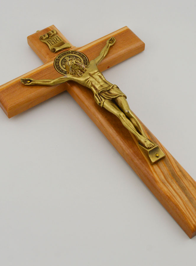 Crucifix Croix de Saint Benoit en Bois d'Olivier - 25cm (pic 3)