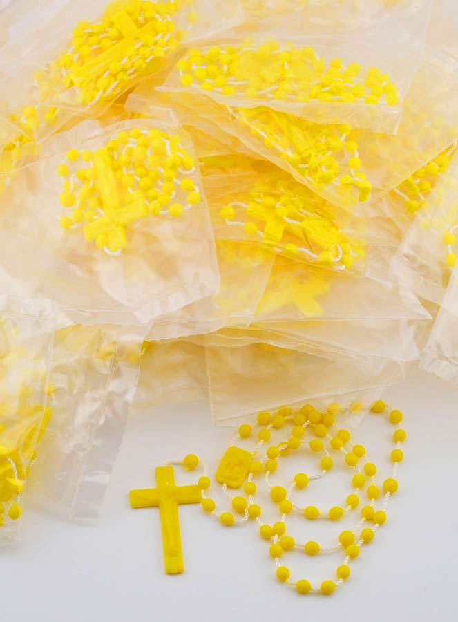 Chapelet en Gros Plastique Jaune X 100 (pic 1)