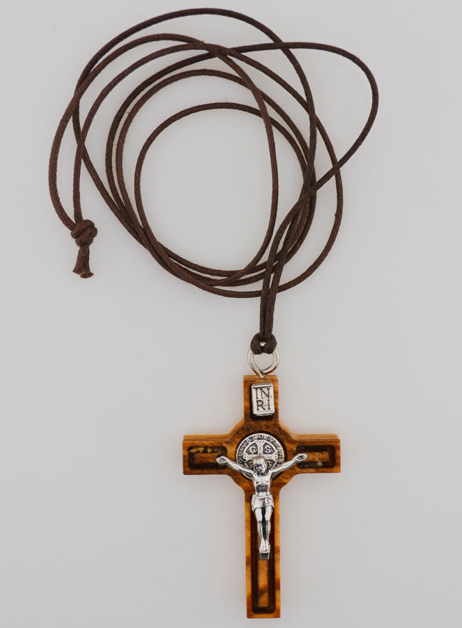 Pendentif Croix de Saint Benoit en Bois d'Olivier - 4,5cm (pic 2)