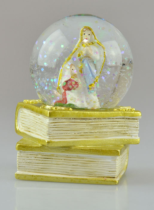 Boule à Neige Notre Dame de Lourdes sur Bible - 7 cm (pic 2)