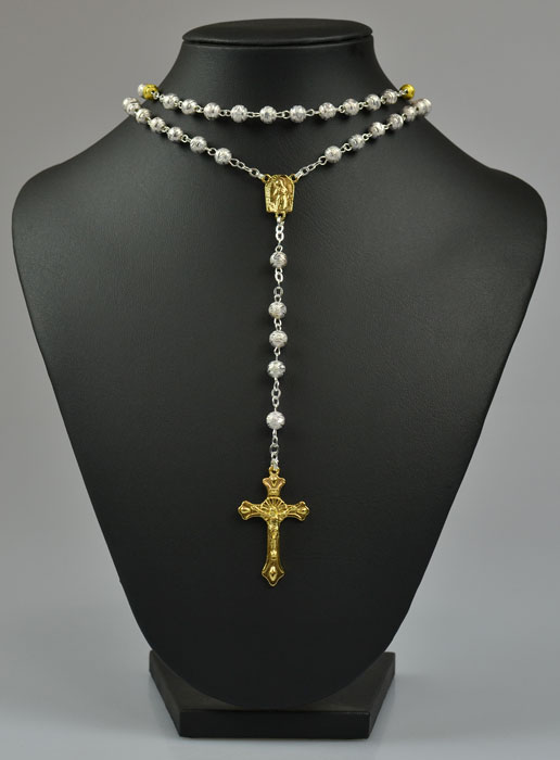 Chapelet Collier Fashion Mode en Perles Sablées Argent et Or - 60 cm (pic 2)