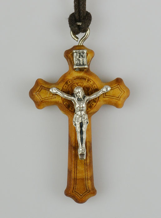 Croix de Saint Benoît en Bois d'Olivier + Cordon (pic 2)