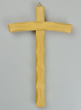 Croix en Bois Clair Artisanale Sculptée - 18 cm (pic 1)