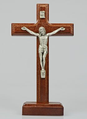 Crucifix en Bois d'Hêtre sur Socle (pic 1)