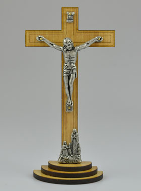 Crucifix en Bois Clair et Christ Style Bronze 18 cm (pic 1)