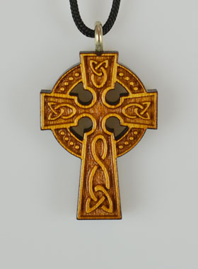 Pendentif Croix Celte Sculpté en Bois Vernis - 3.5 cm (pic 1)