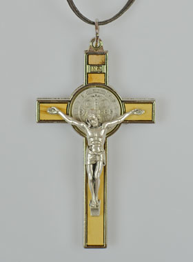 Pendentif Croix de Saint Benoit en Bois - 7cm (pic 1)