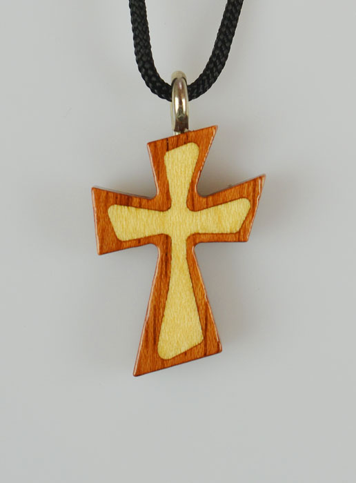 Pendentif Croix en Bois Vernis 2 Tons - 2.5 cm (pic 2)
