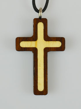 Pendentif Croix en Bois Vernis 2 Tons - 4 cm (pic 1)