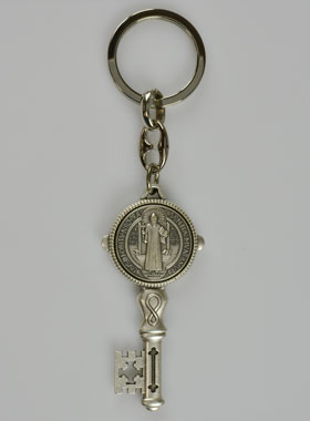 Porte-Clés Clés de Saint Benoît avec Médaille - 6 cm (pic 1)