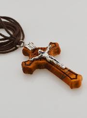 Croix de Saint Benoît en Bois d'Olivier + Cordon