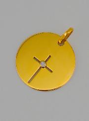 Médaille Croix de Jésus Ajourée en Or et 1 Diamant