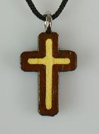 Pendentif Croix Classique en Bois