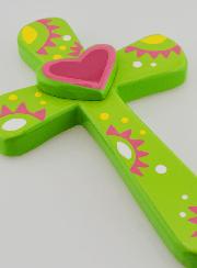 Croix Enfant Verte et Coeur Rose - 15cm