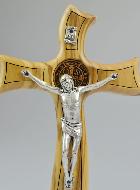 Crucifix sur Socle de Saint Benoît en Bois d'Olivier - 18cm