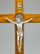 Crucifix de Saint Benoît en Bois sur Socle - 27cm