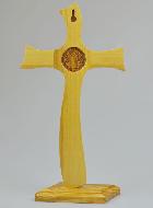 Croix de Saint Benoît en Bois d'Olivier sur Socle - 33cm