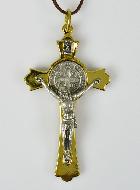 Pendentif Croix de Saint Benoit Dorée avec Cordon